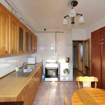 Cozy Apartment In The Center Of Єреван Екстер'єр фото